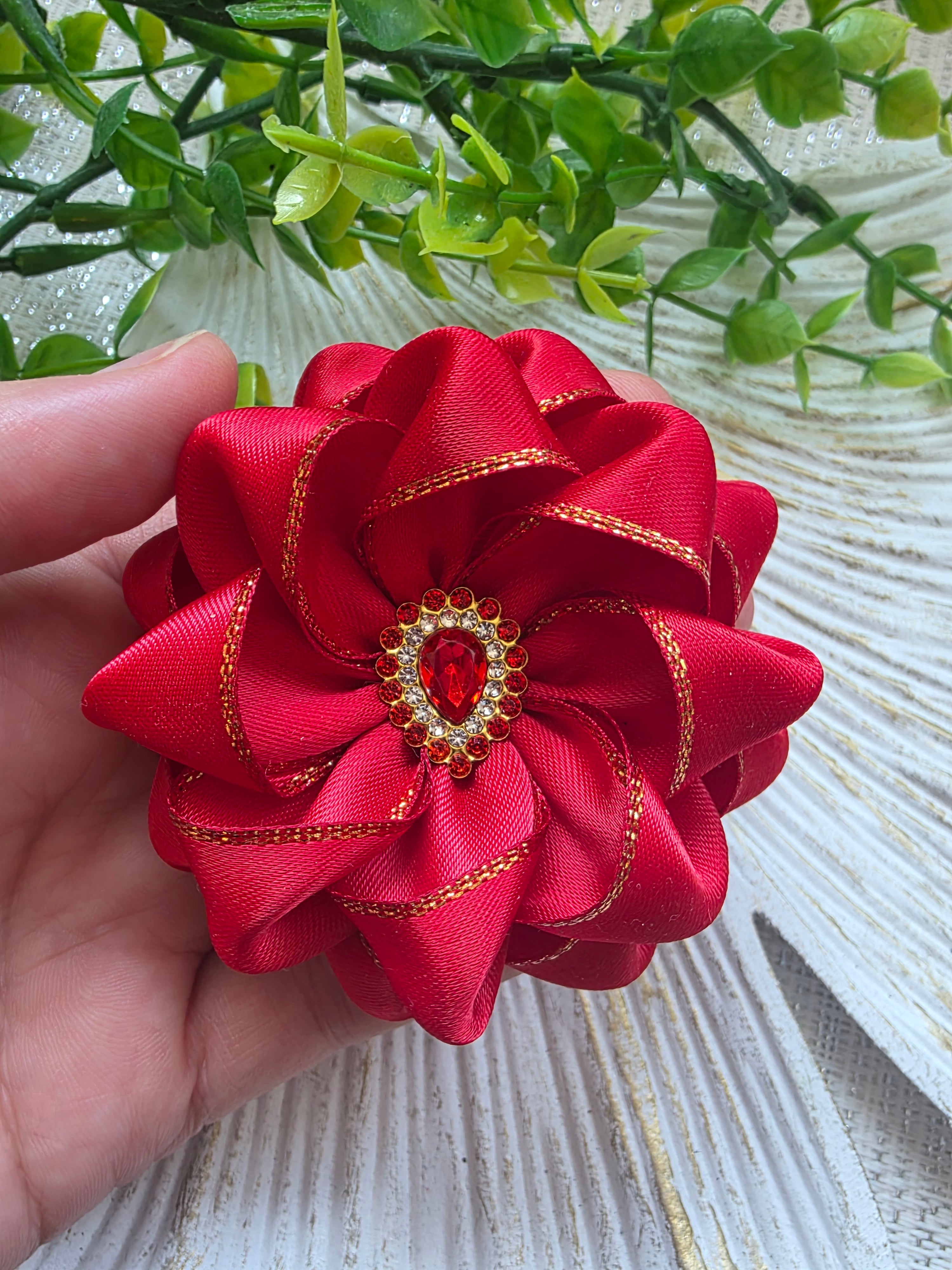 Rubinblüte Haarschleife