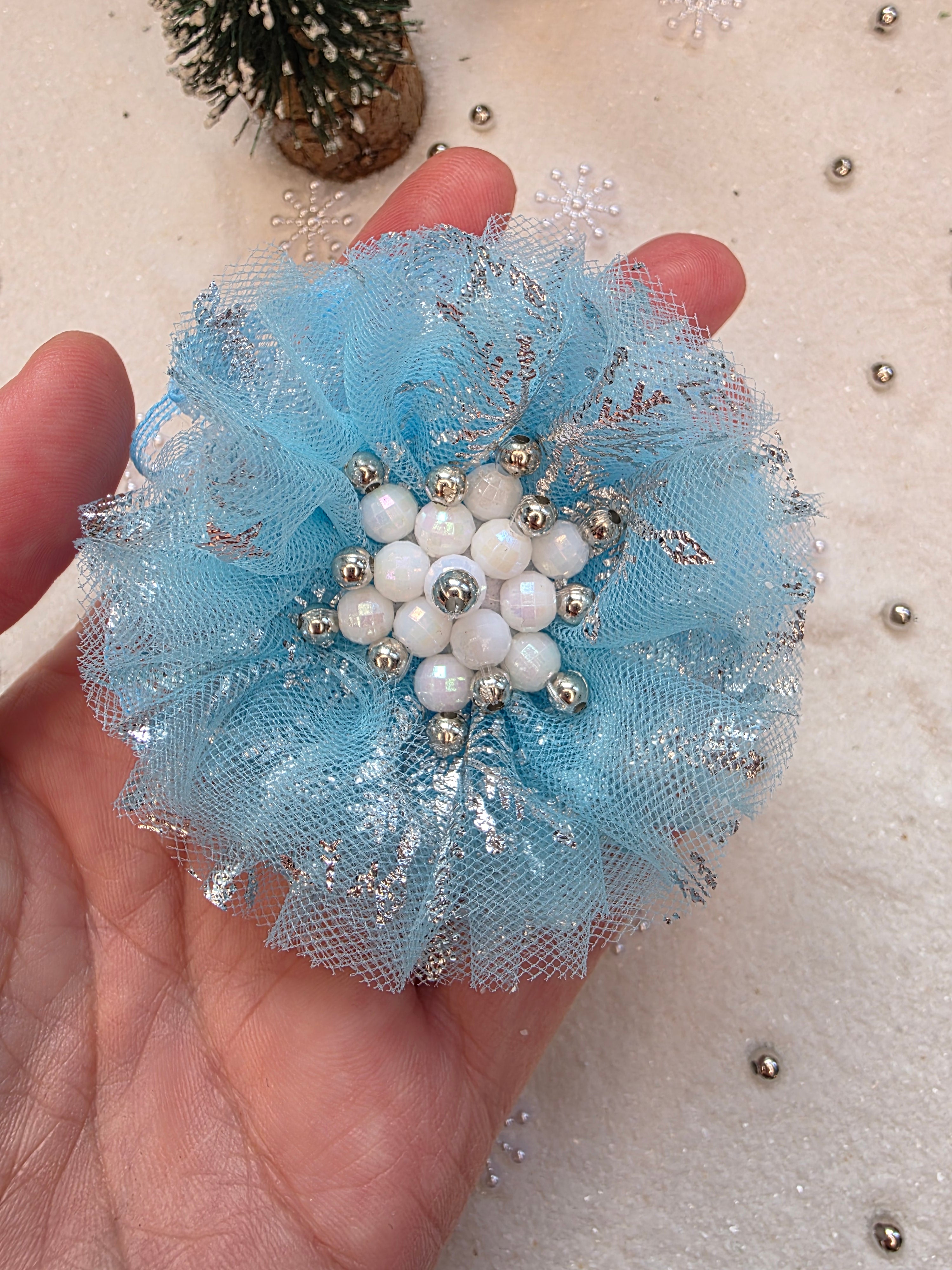 Winterzauber Blüte Haarschleife