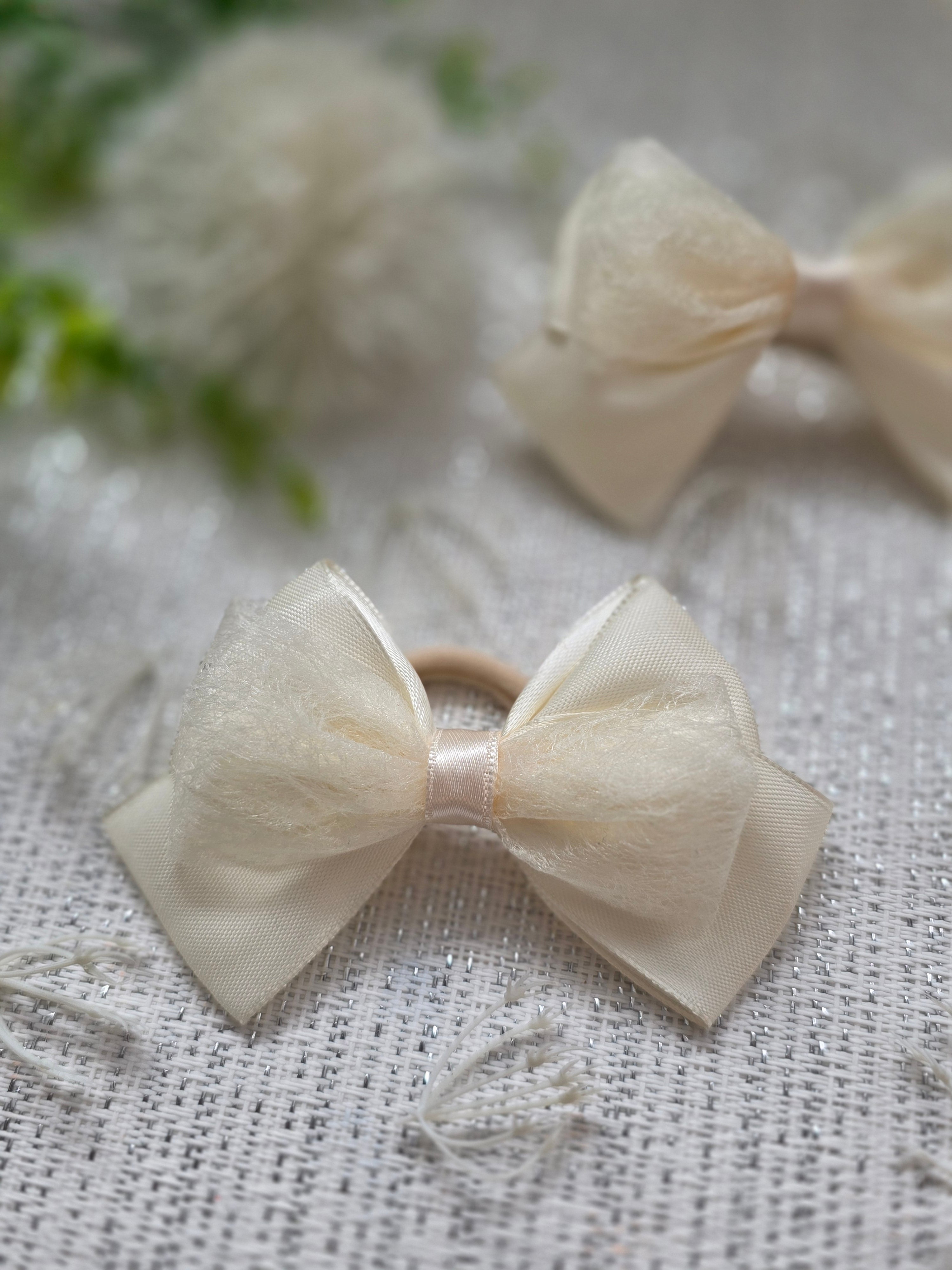 „Cremezauber“ – Elegante Haarschleife 2 St.