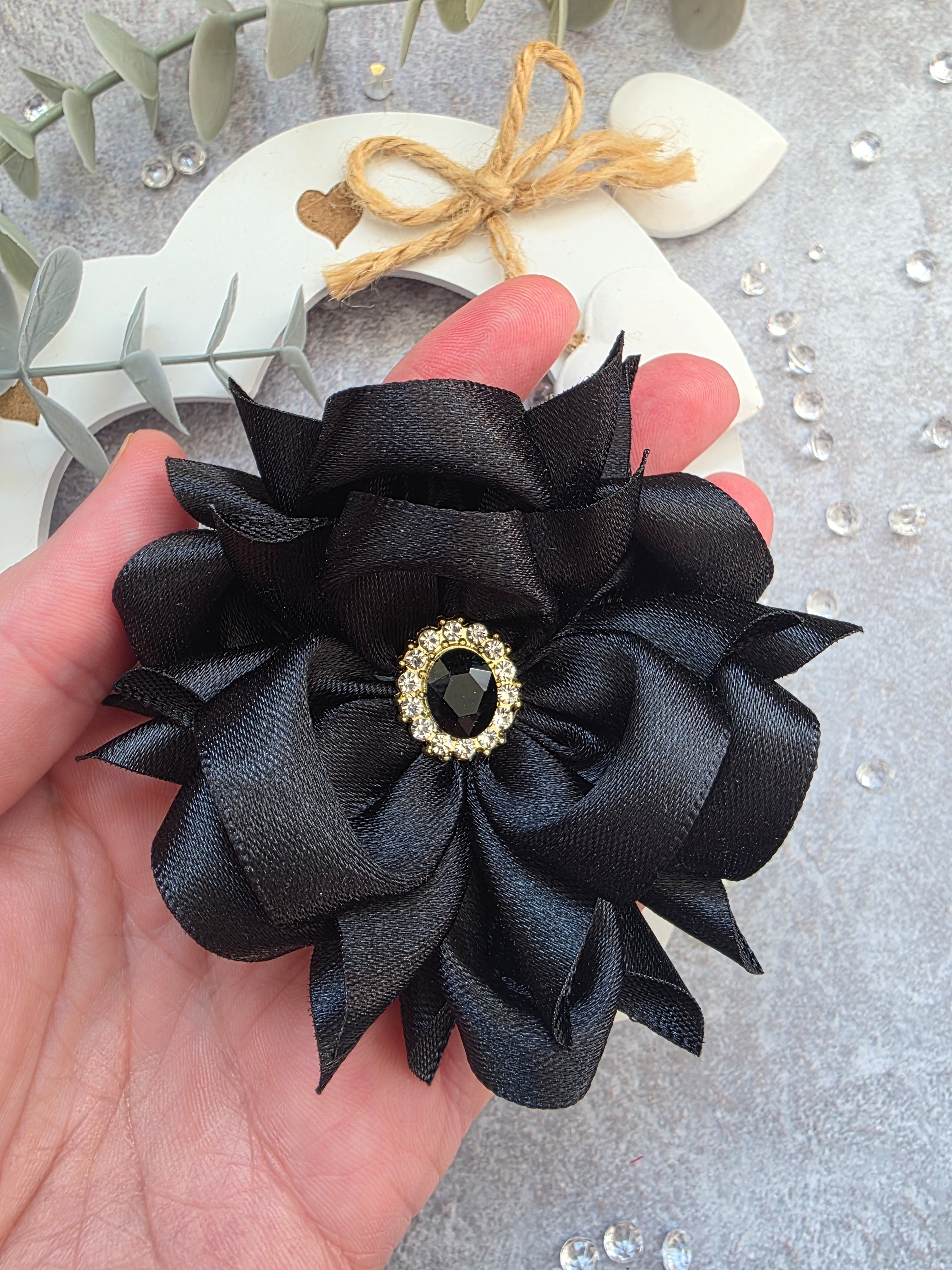 Schwarze Royale Blüte Haarschleife