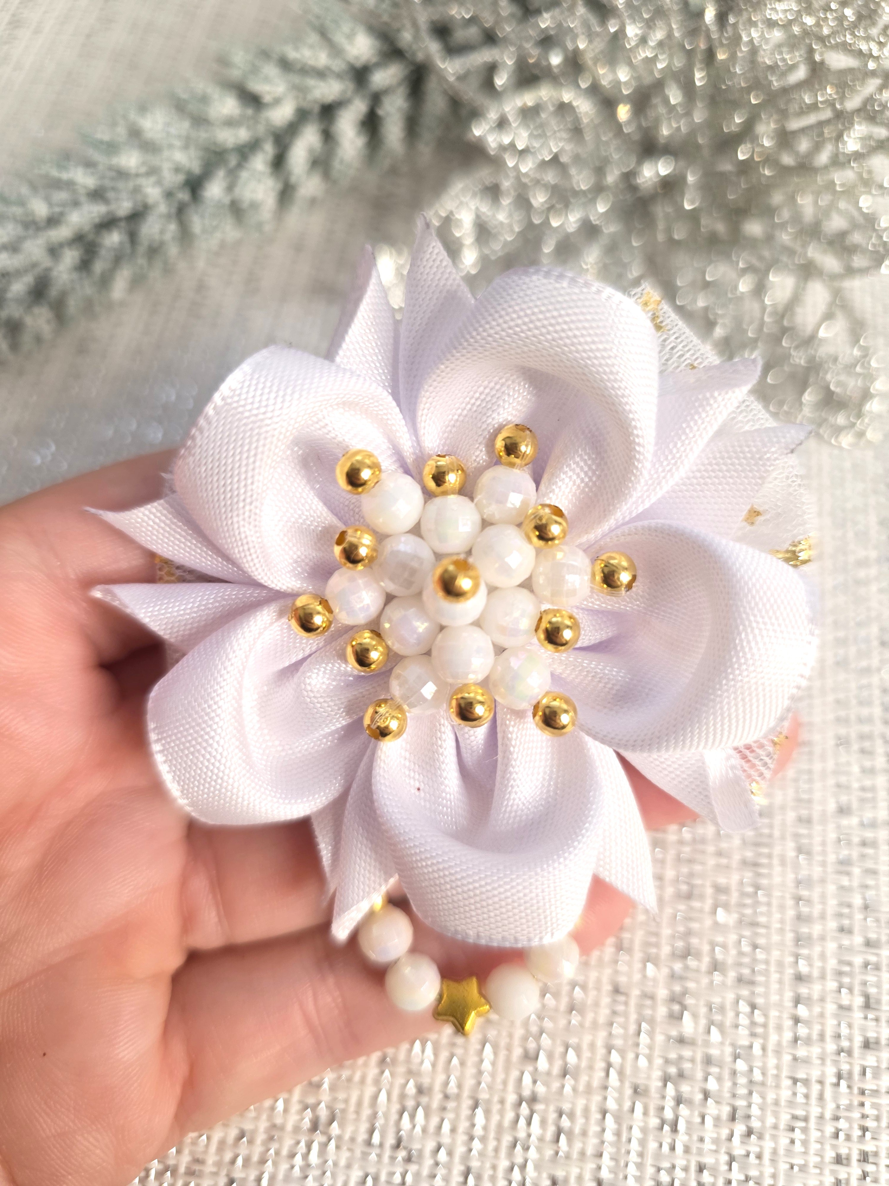 Schneegold-Blüte Haarschleife