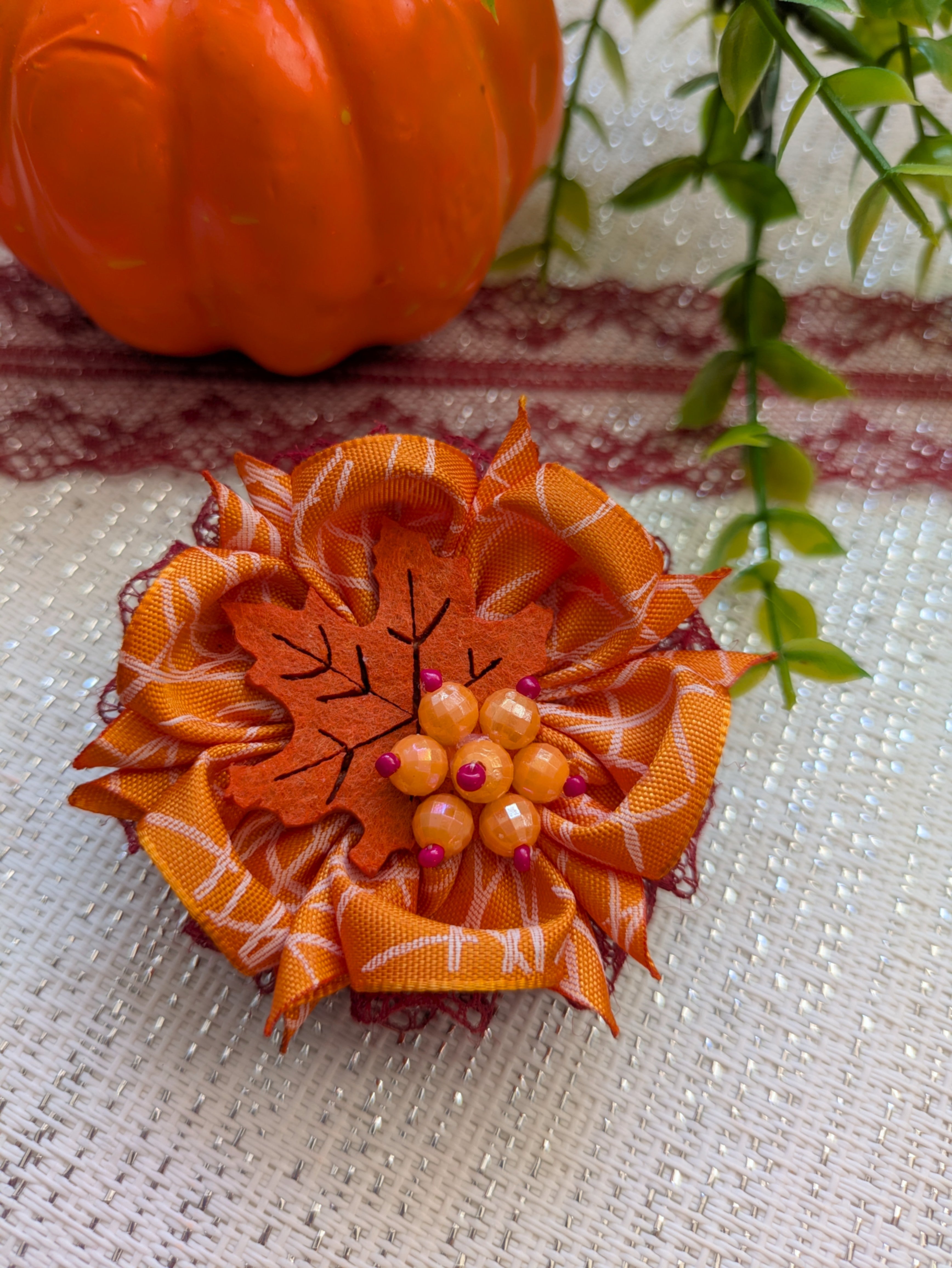 Berry Leaf Delight Haarschleife