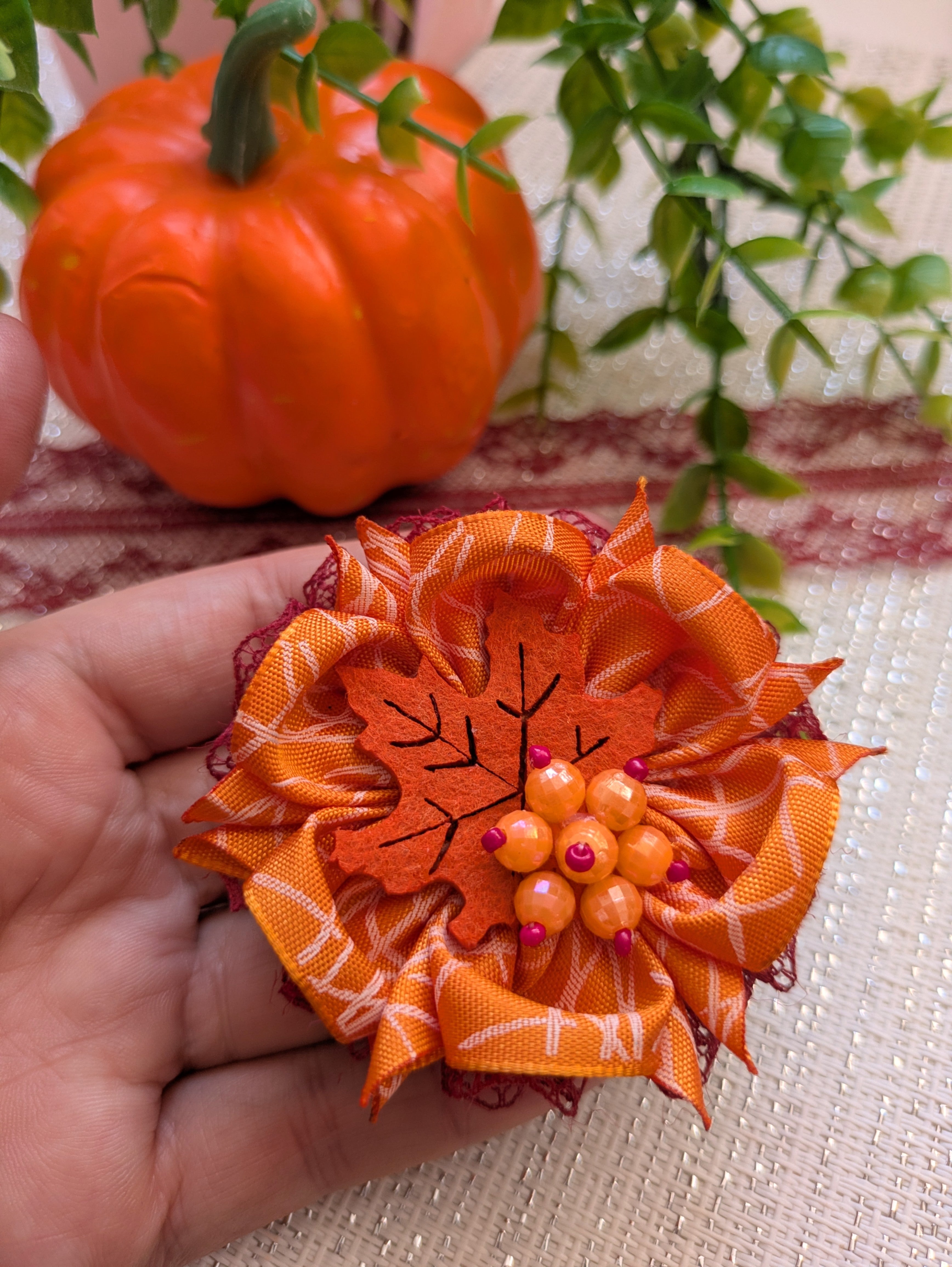 Berry Leaf Delight Haarschleife