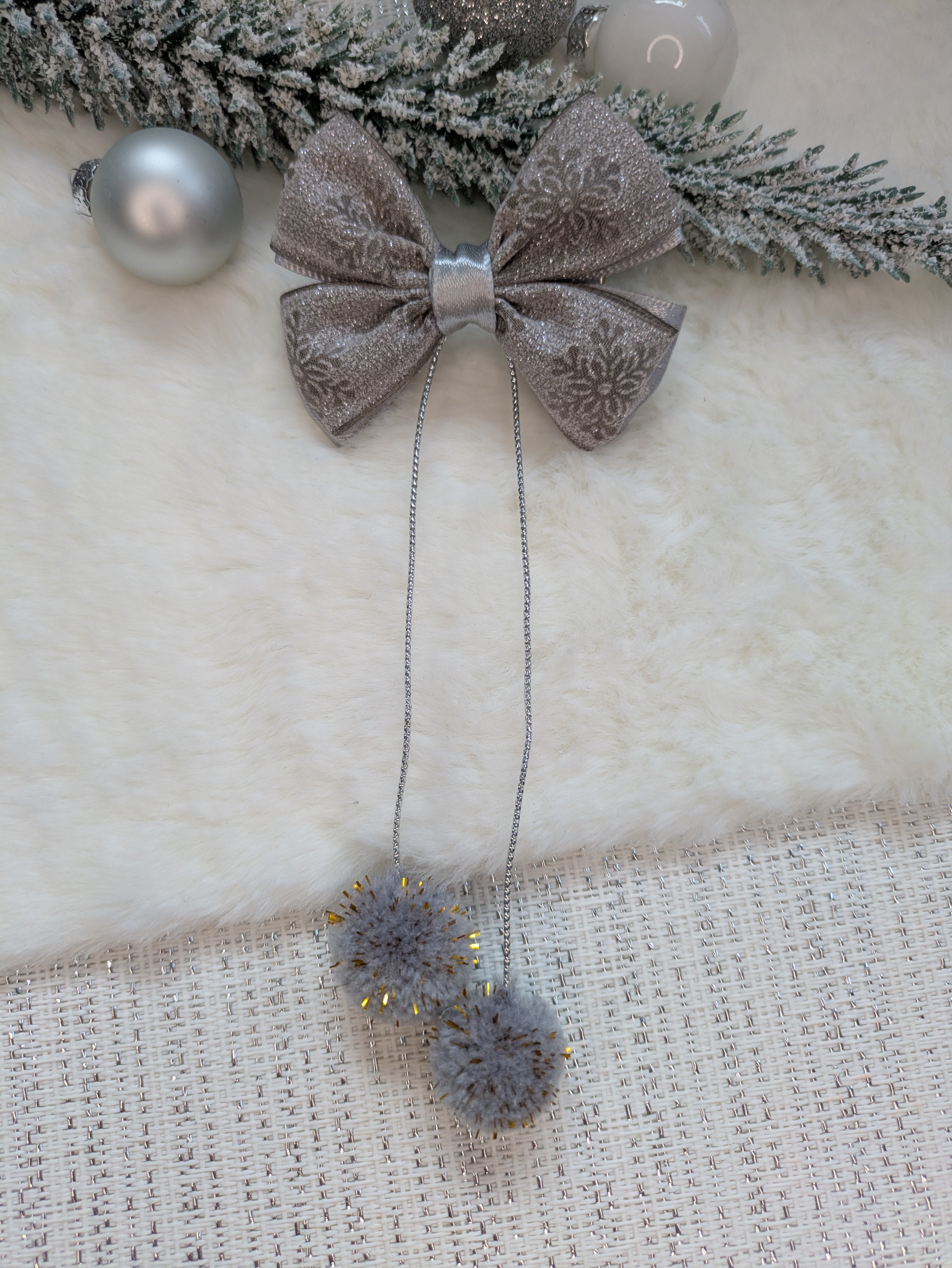 Schneeflockentanz Haarschleife