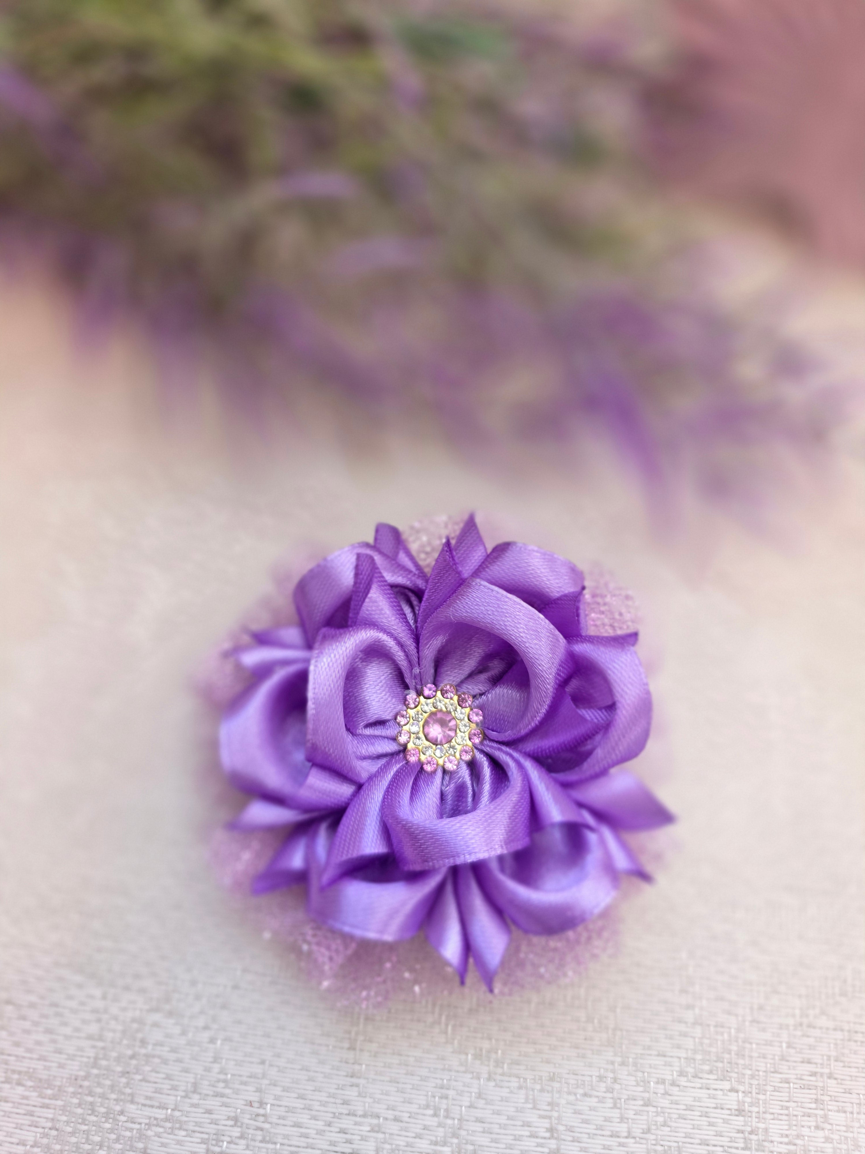 „Amethystblüte“ Haarschleife