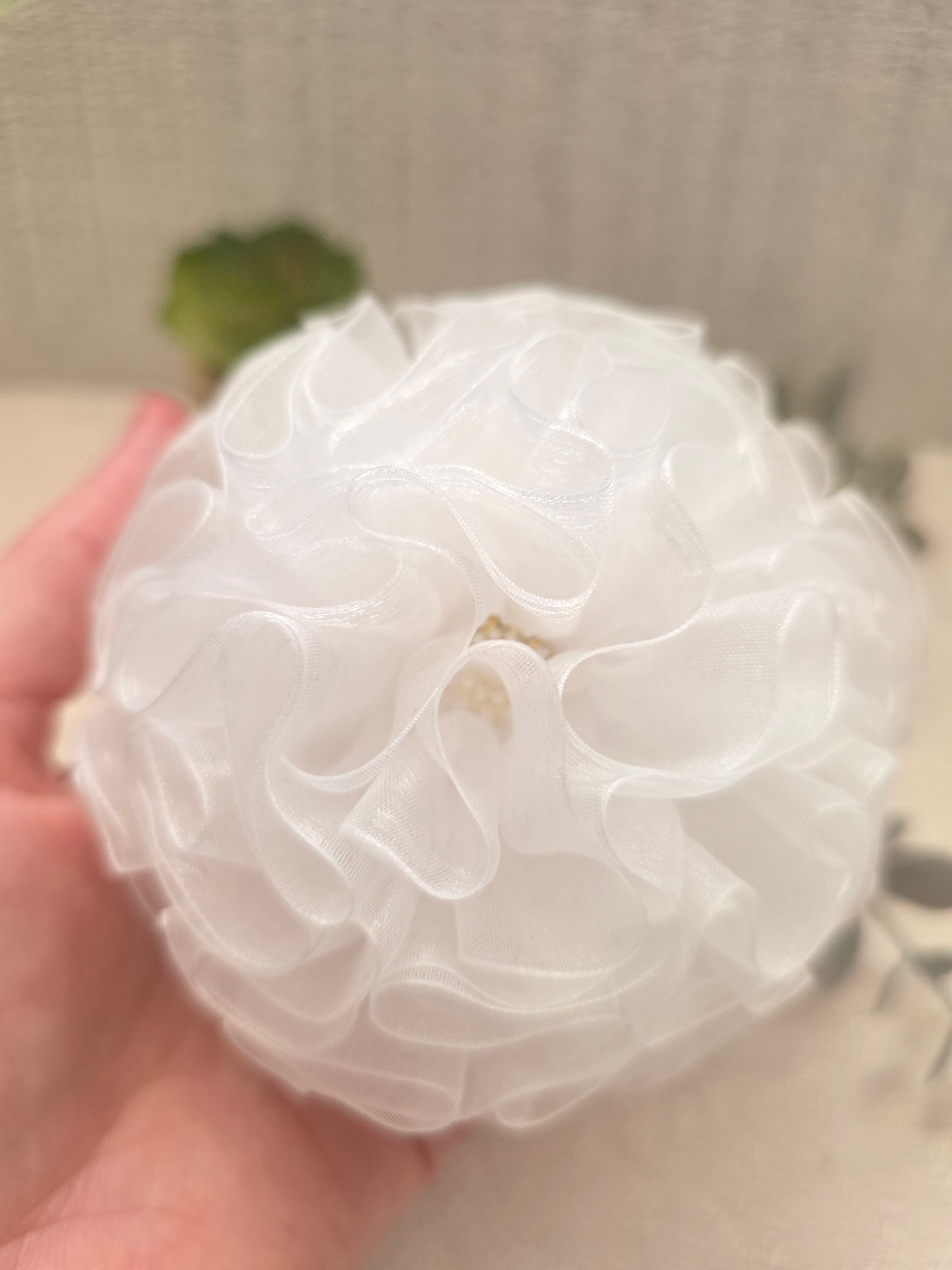 „Elegante Blüte“ Haarschleife