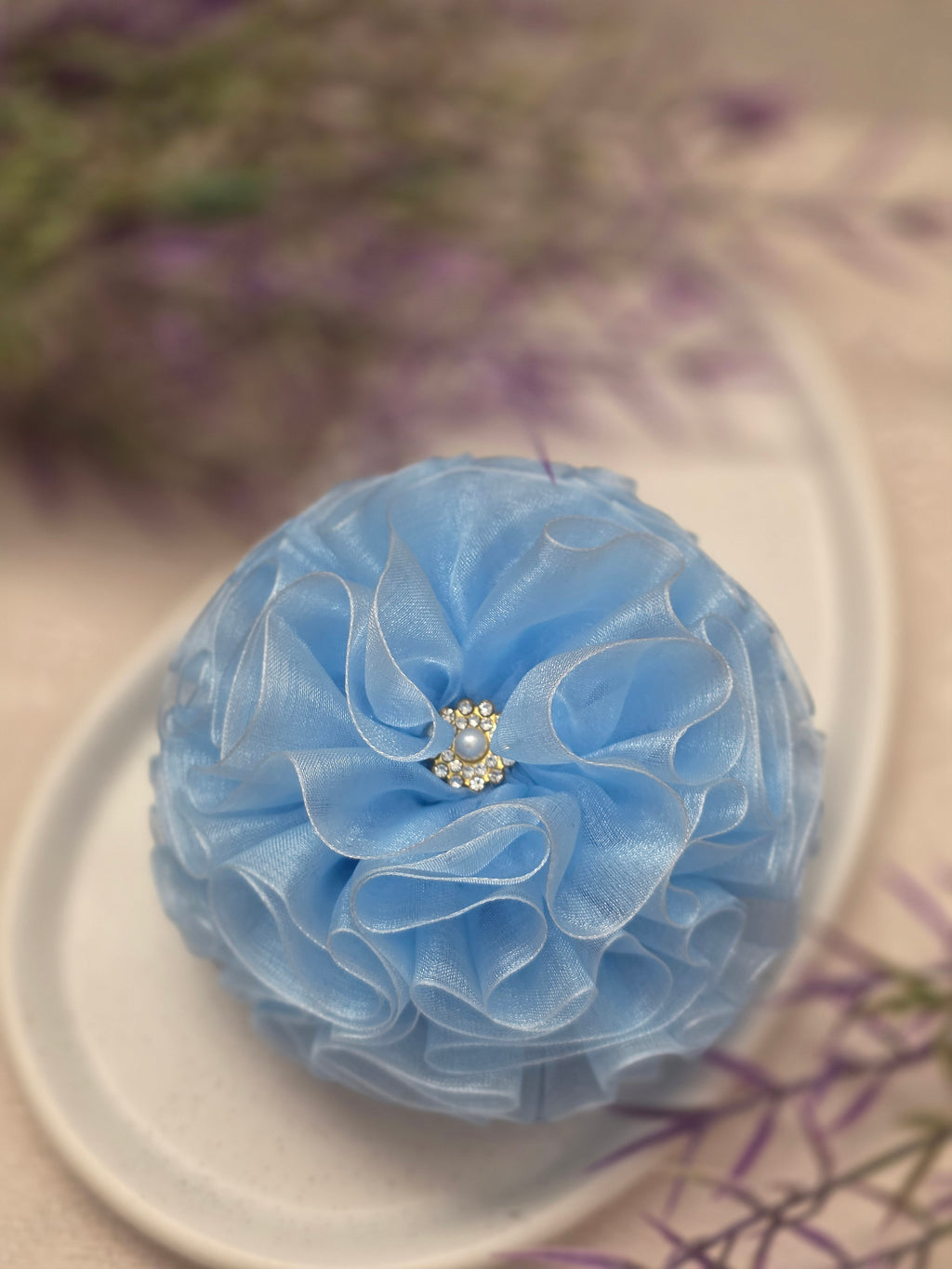 „Himmelblauer Perlenzauber“ Haarschleife